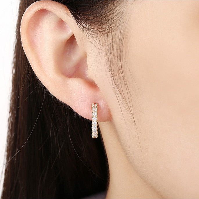 Boucles d'oreilles créoles délicates plaquées or 18 carats avec zircons - BWBO135