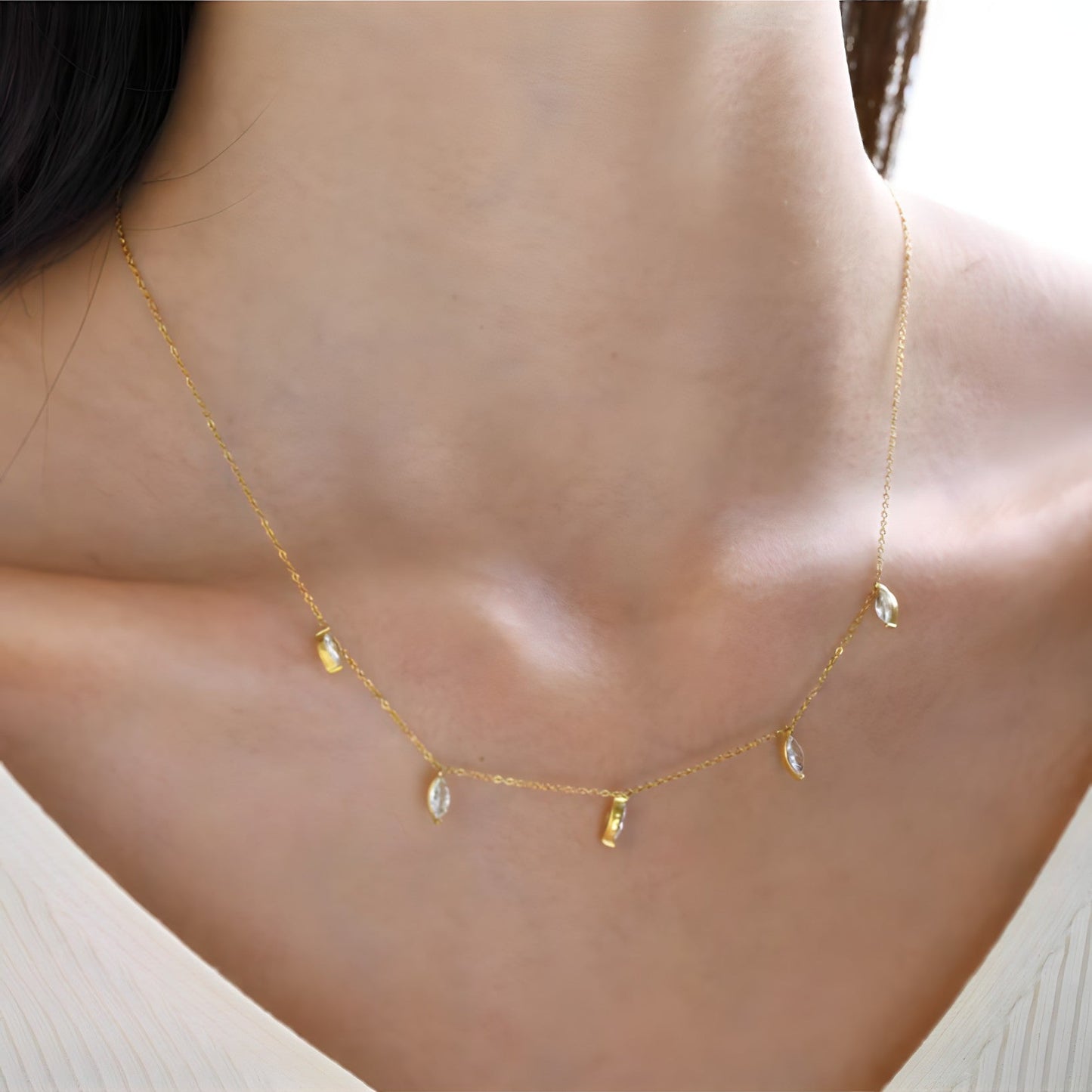 Collier en acier inoxydable plaqué or chic et délicat - BWCL175